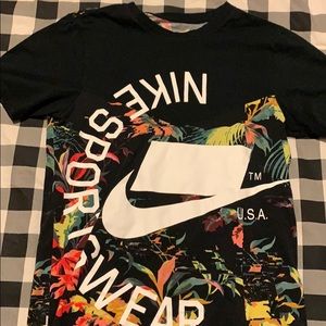 Men’s Nike floral t shirt